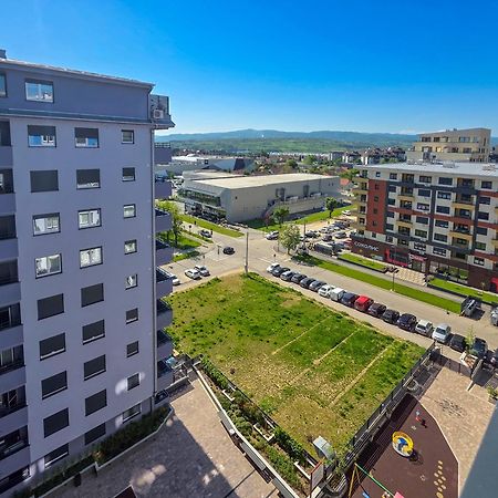 Oota Soko With Parking Garage Apartment Kragujevac Bagian luar foto